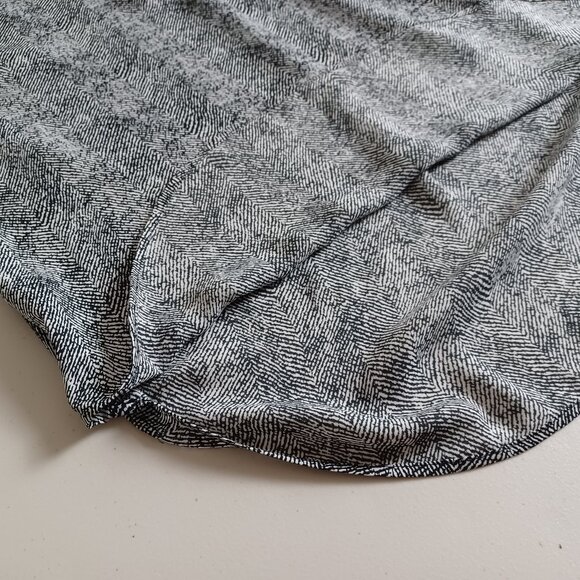 Daniel Rainn V-neck ¾ Sleeve Printed Blouse - Picture 5 of 15